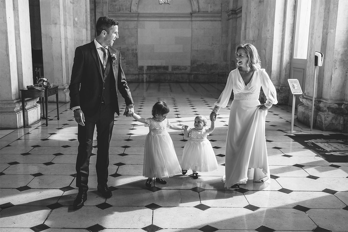 family photos Dublin City Hall Shelbourne Hotel Wedding